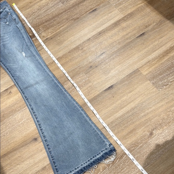 Harper Heritage Size 27 Francesca's Collections  Flare Denim Distressed Details - Picture 4 of 9